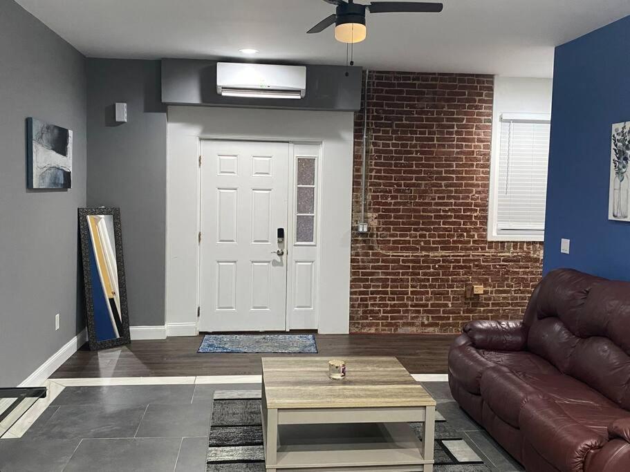 Entire 2 Bed Apartment Allentown